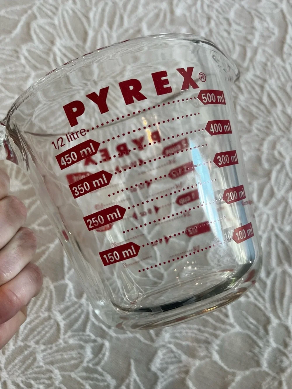 Vintage Pyrex Glass Measuring Cup (2cups)